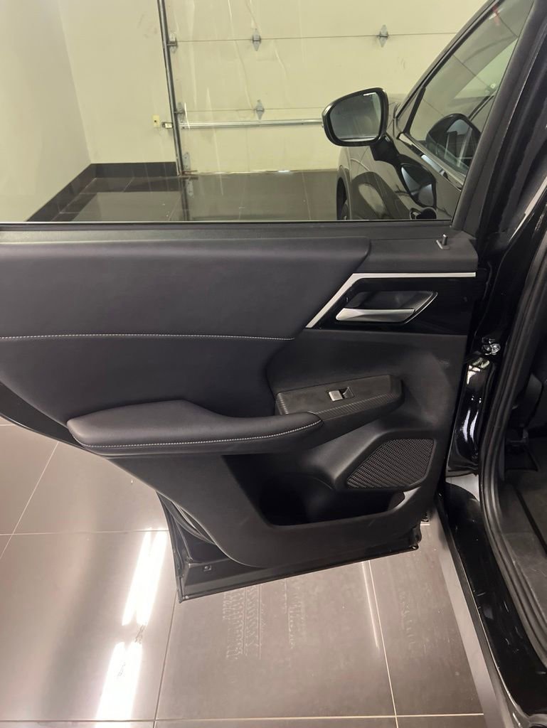 Used 2024 Mitsubishi Outlander SE AWD/4WD image 26