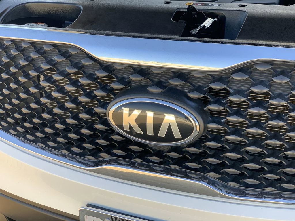 Used 2017 Kia Sorento LX FWD image 29
