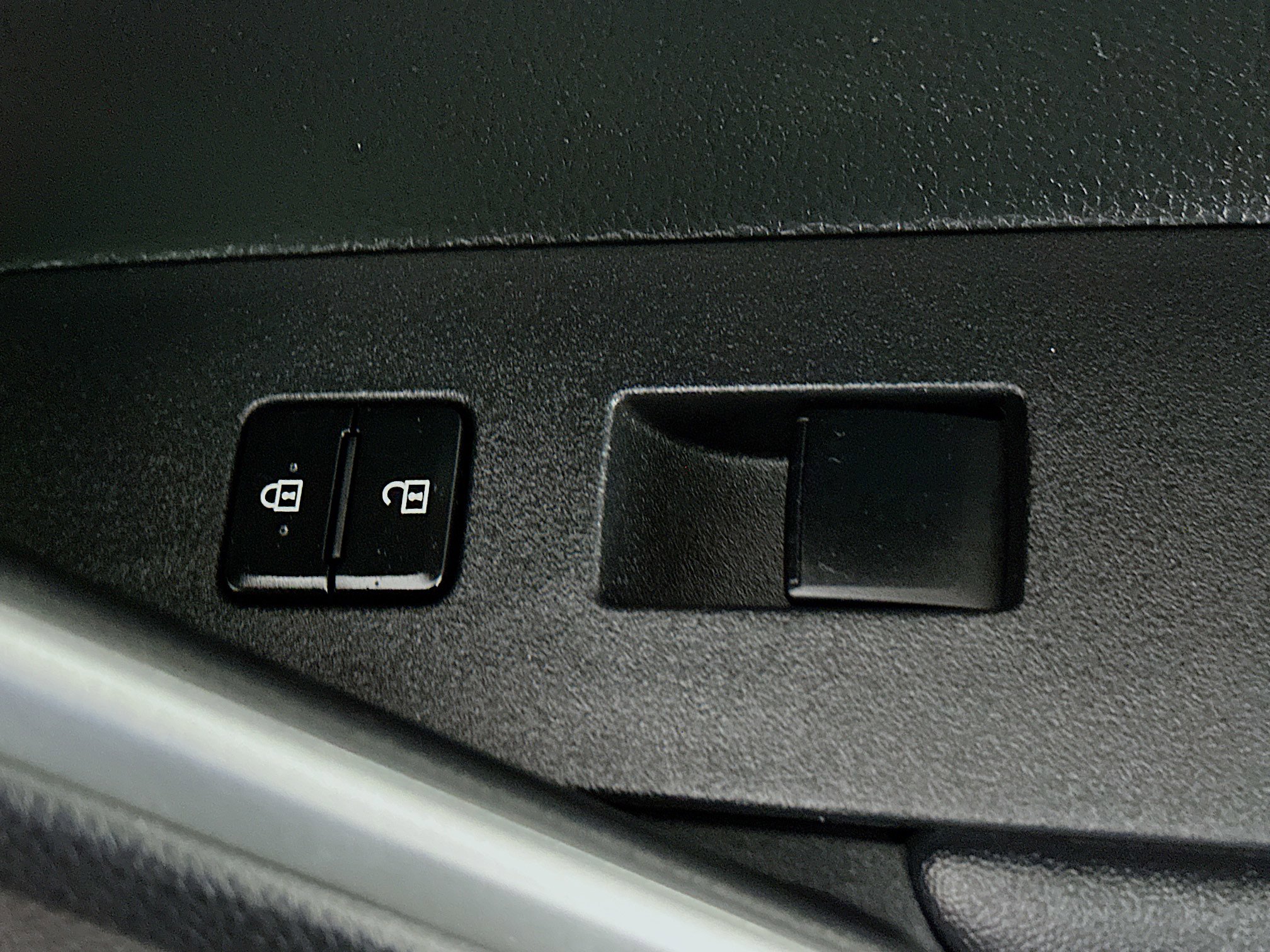 Used 2024 Toyota Corolla Cross LE w/ Moonroof Package image 29