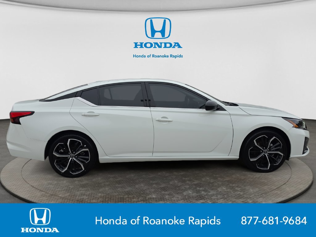 Used 2023 Nissan Altima 2.5 SR FWD image 6