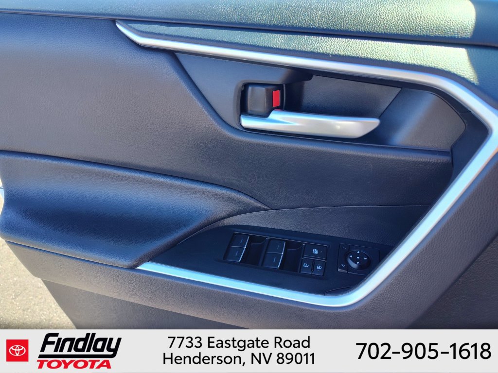 Used 2021 Toyota RAV4 Limited AWD/4WD image 19