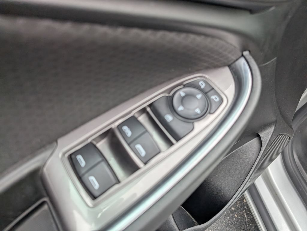 Used 2020 Chevrolet Malibu LT FWD image 14