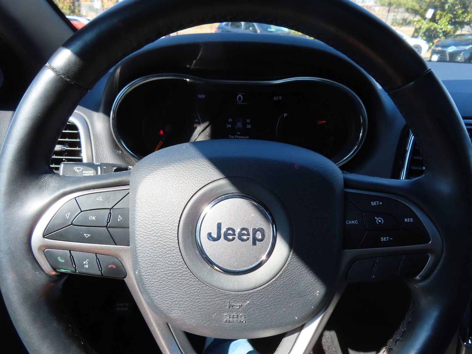 Used 2021 Jeep Grand Cherokee Limited w/ Luxury Group II image 17