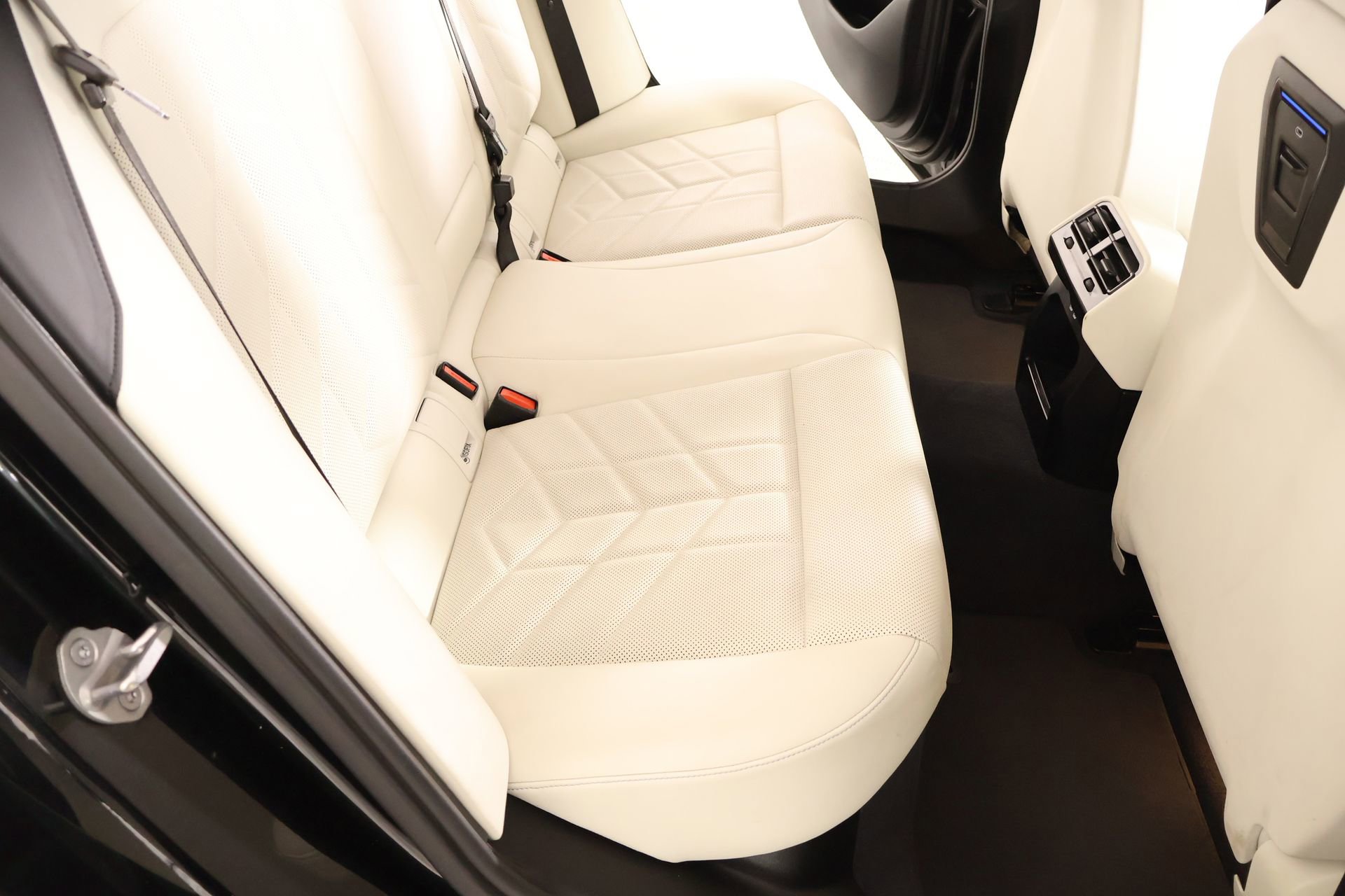 Used 2024 BMW 530i 530i w/ Premium Package image 15