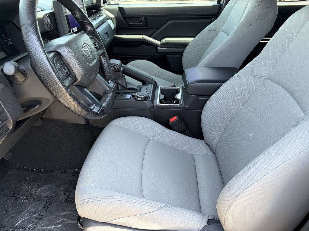 Certified 2025 Toyota Tacoma SR5 AWD/4WD image 23