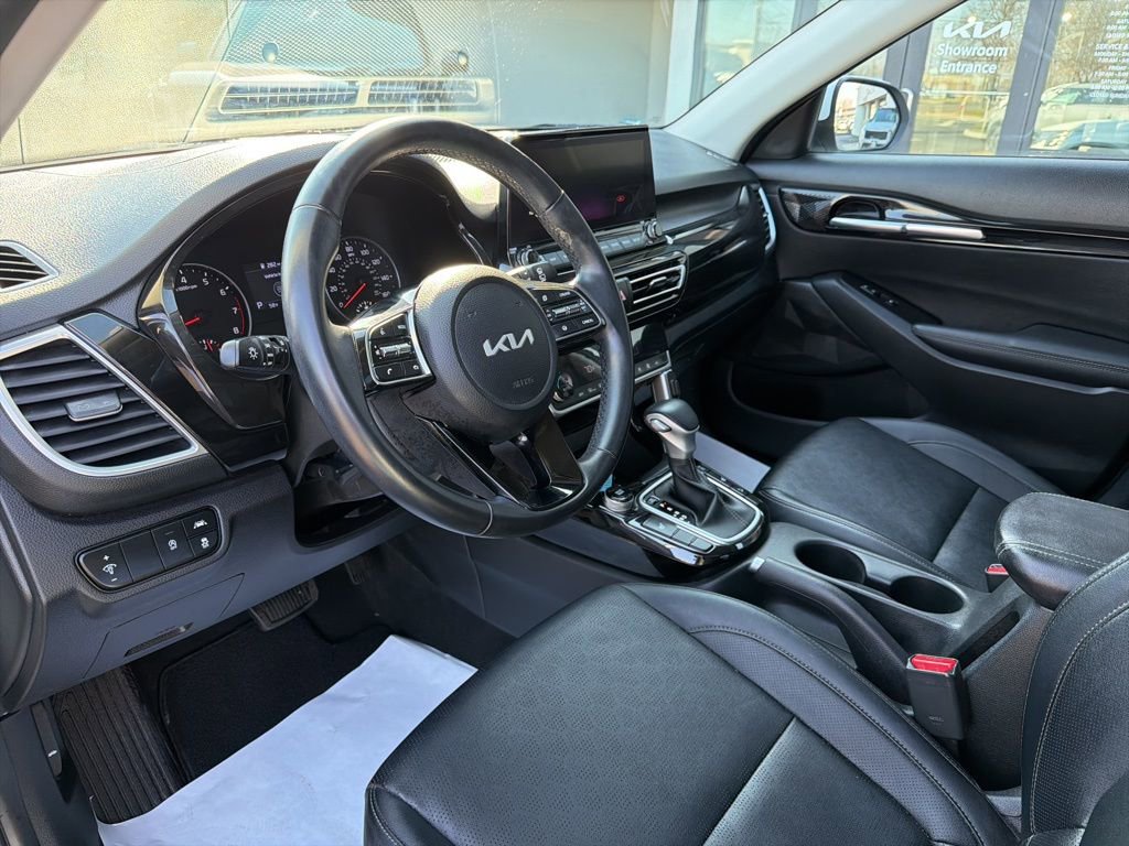 Certified 2023 Kia Seltos EX image 29