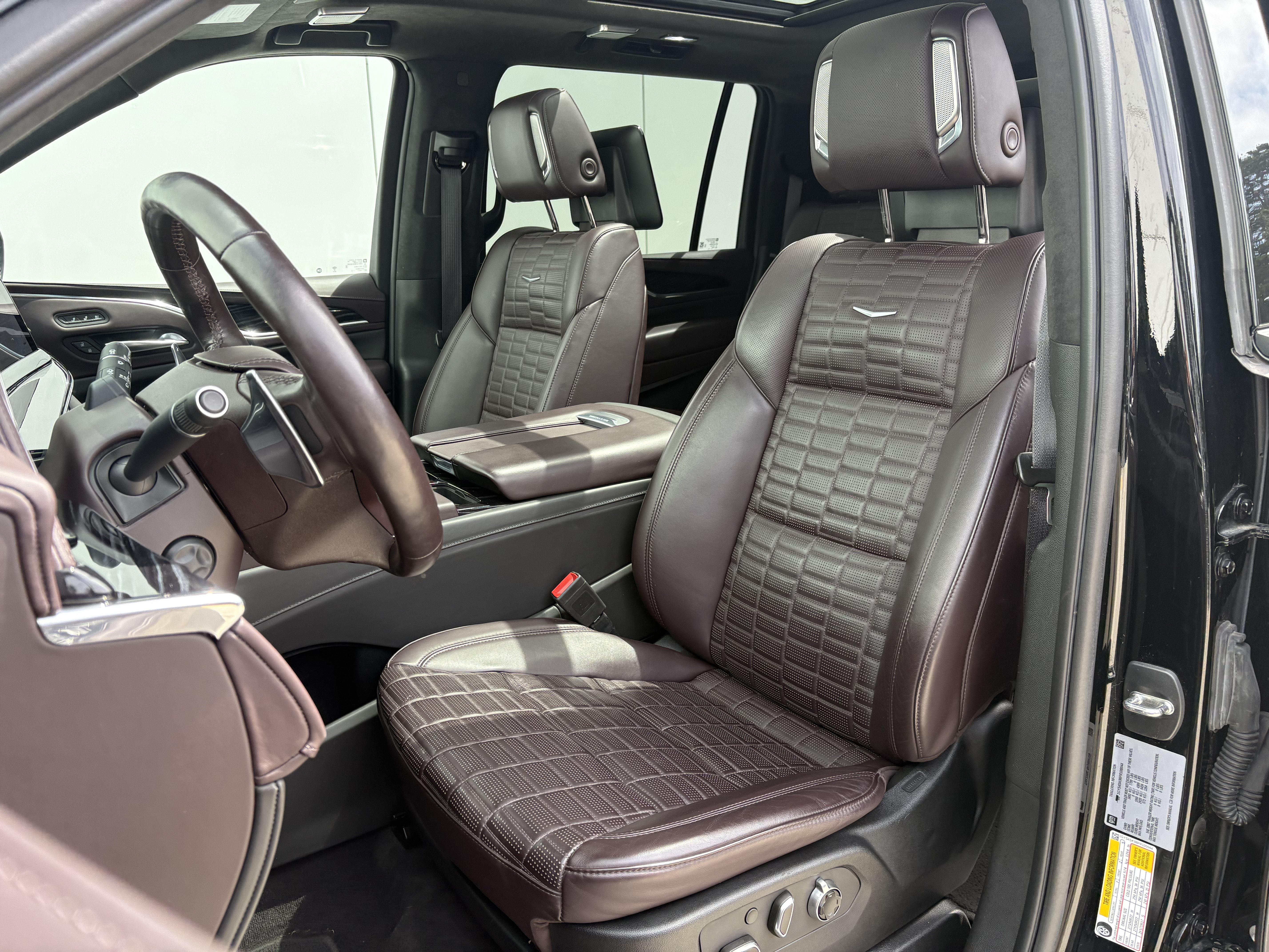 Certified 2023 Cadillac Escalade ESV V AWD/4WD image 12