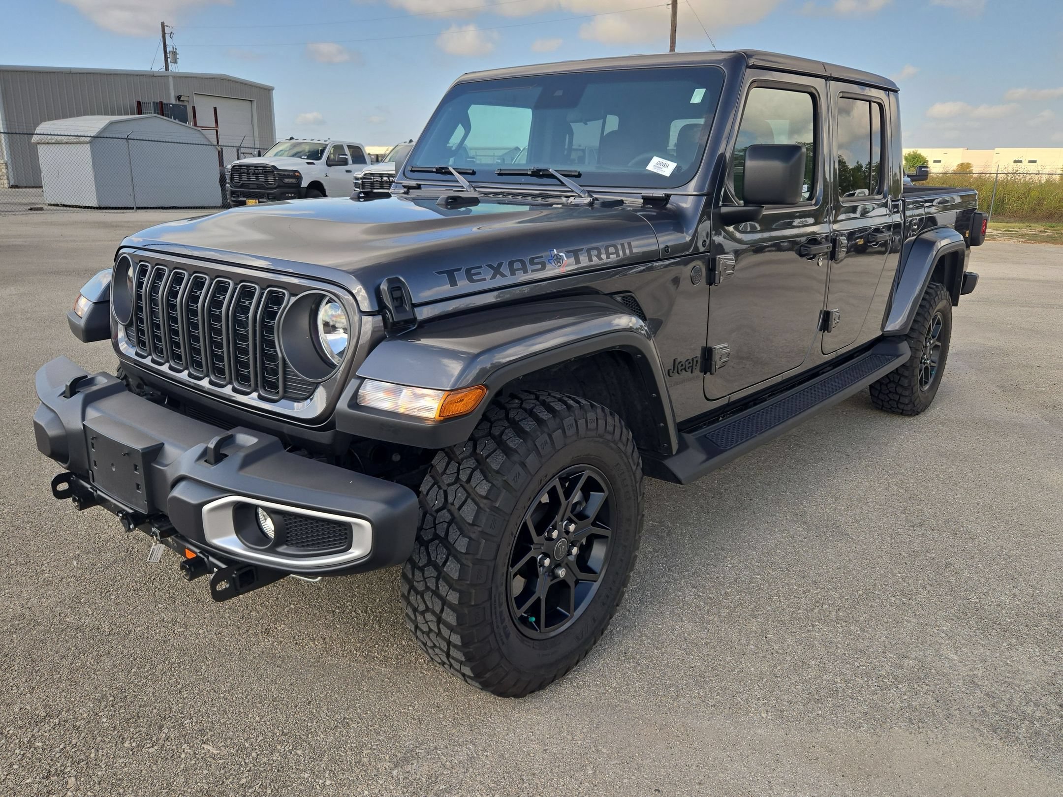 Used 2025 Jeep Gladiator Sport AWD/4WD image 7