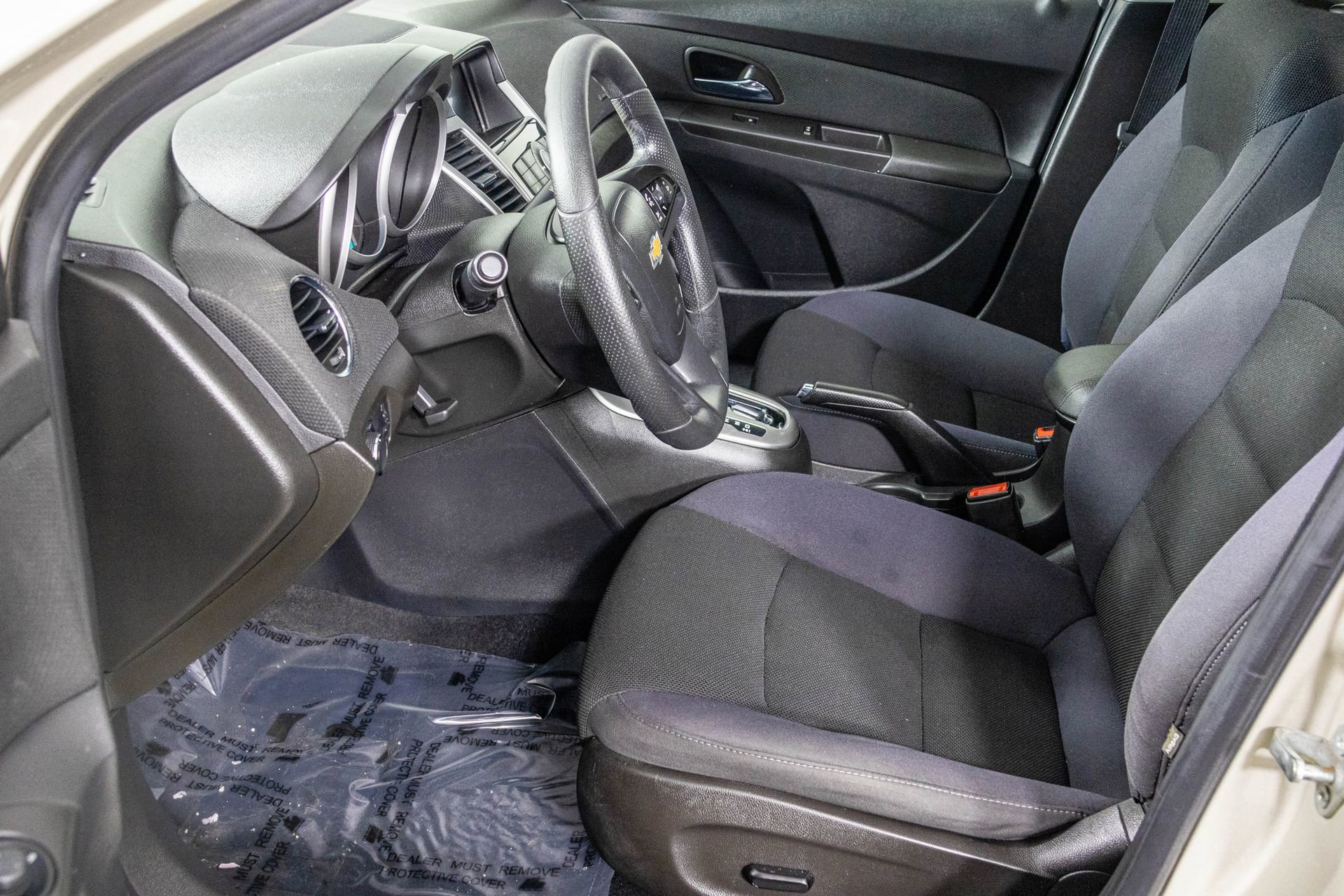 Used 2015 Chevrolet Cruze LT image 29