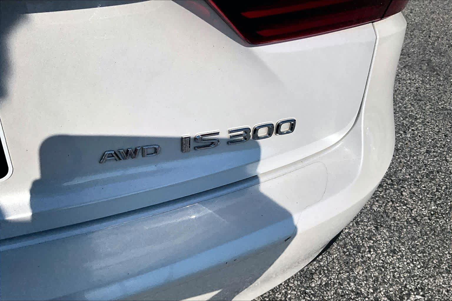Used 2016 Lexus IS 300 AWD w/ Navigation System Package image 10