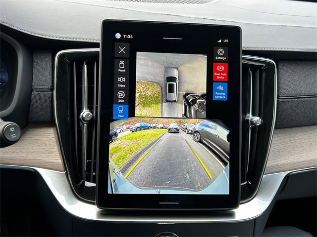 New 2026 Volvo XC90 B6 Plus w/ Protection Package image 13