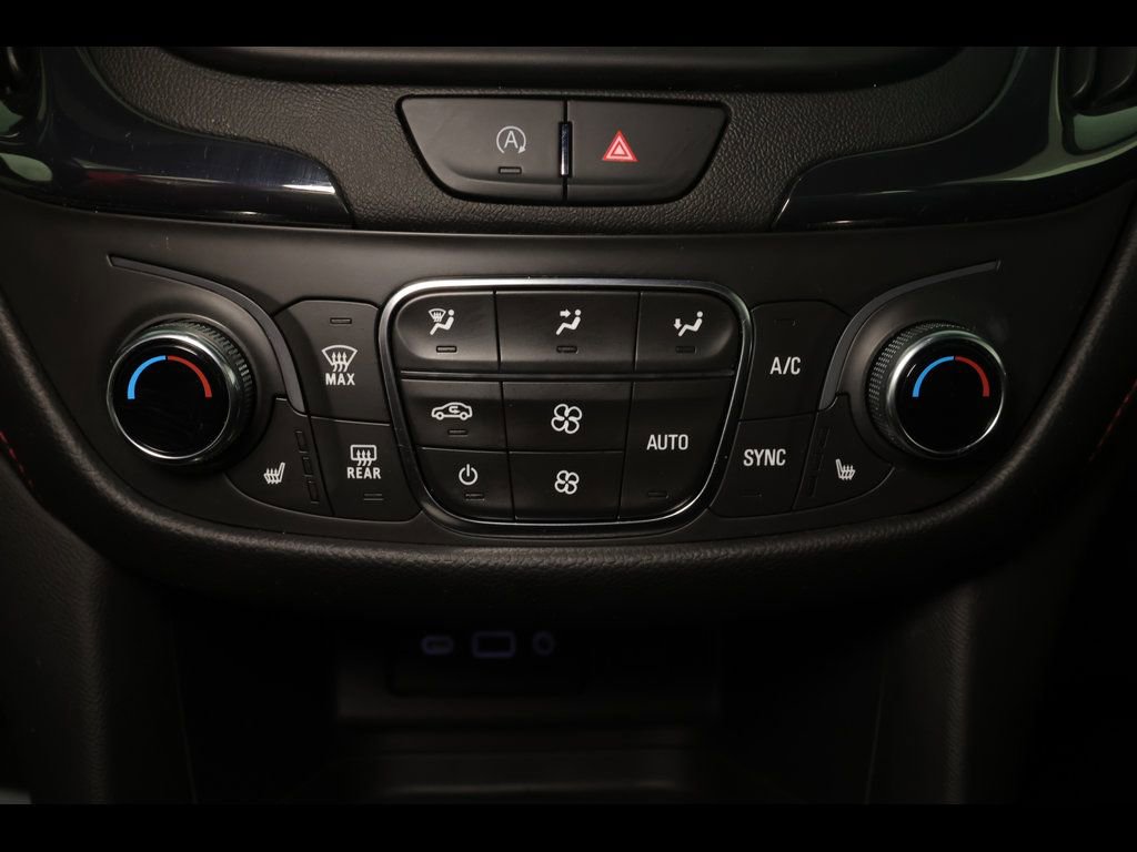 Used 2022 Chevrolet Equinox RS w/ LPO, Floor Liner Package image 13