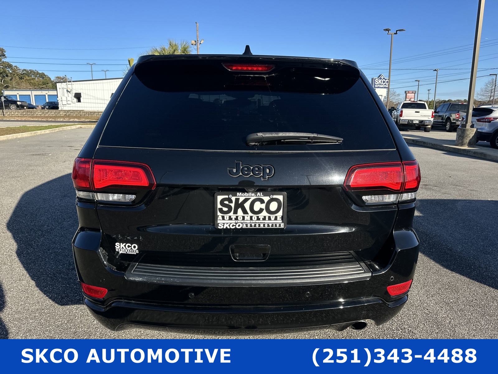 Used 2022 Jeep Grand Cherokee Laredo X image 4