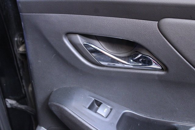 Used 2023 Chevrolet Traverse RS image 13