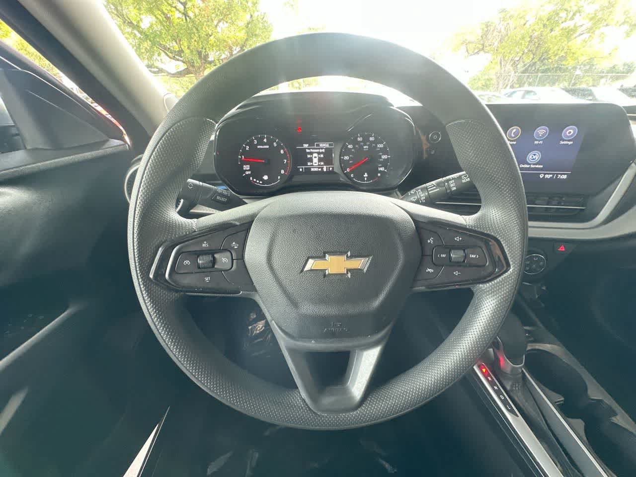 Used 2025 Chevrolet Trax LS FWD image 15