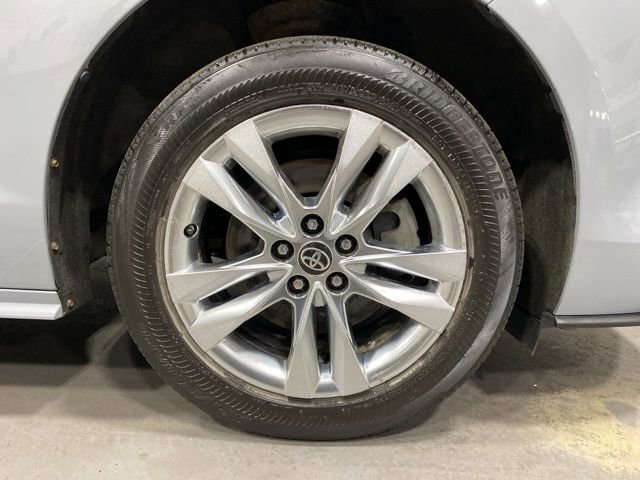 Used 2022 Toyota Sienna XLE Woodland Edition image 34