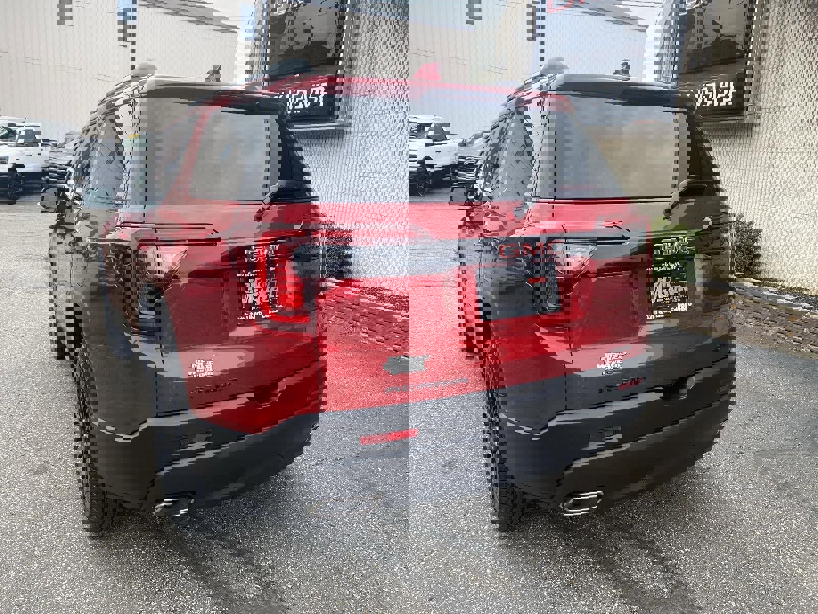 Used 2023 GMC Acadia SLE w/ Driver Convenience Package AWD/4WD image 7