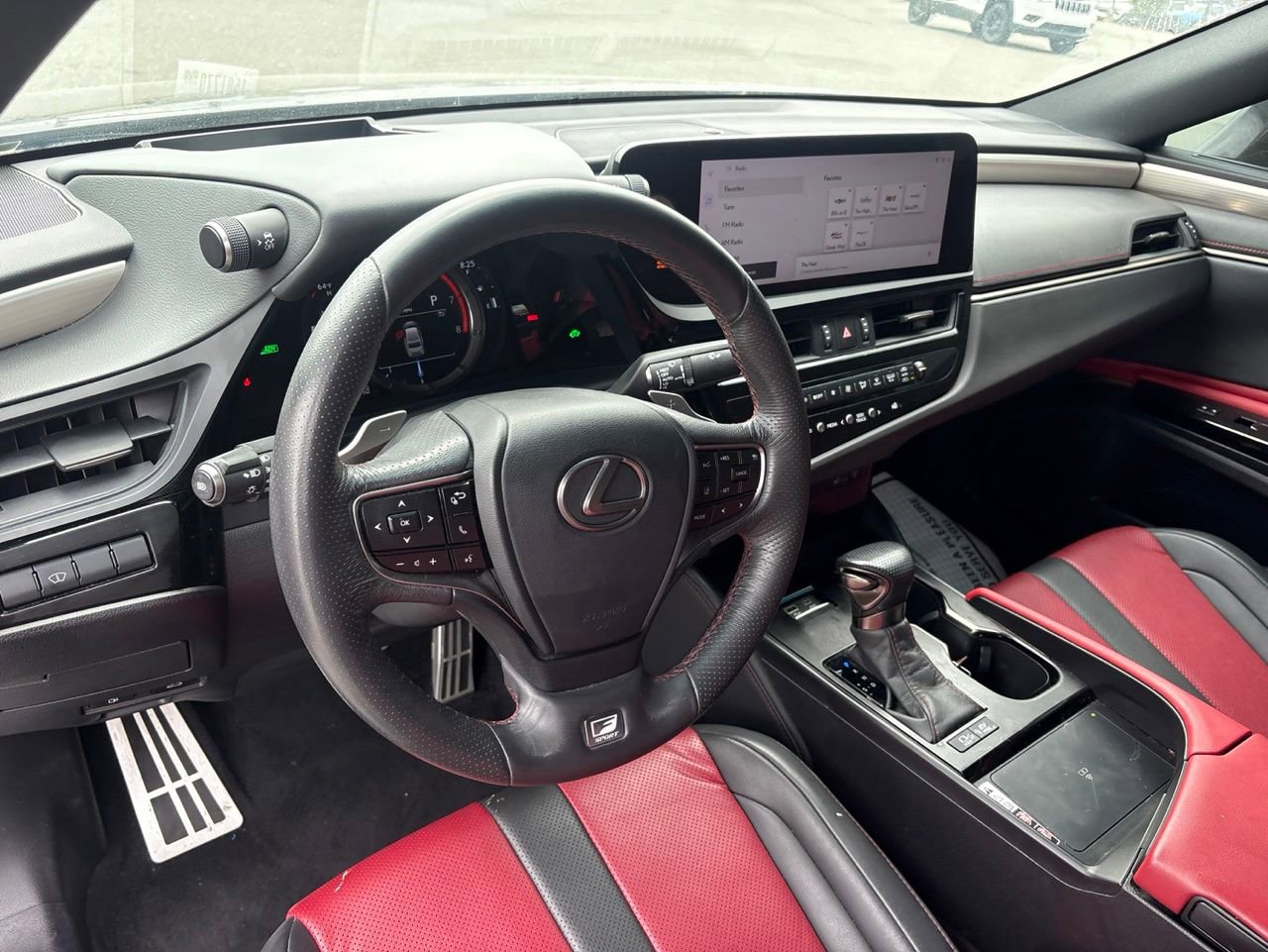 Used 2023 Lexus ES 300h F Sport FWD image 3