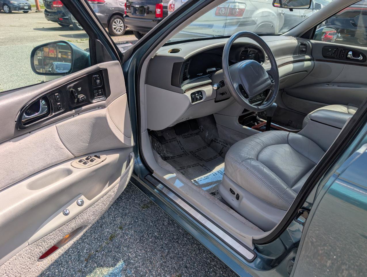 Used 1995 Lincoln Continental FWD image 11