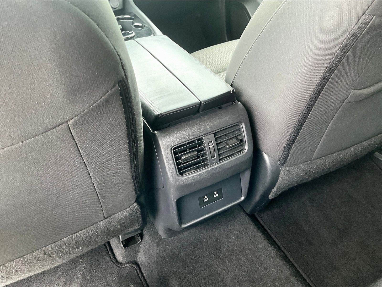 Used 2025 Nissan Rogue SV AWD/4WD image 10