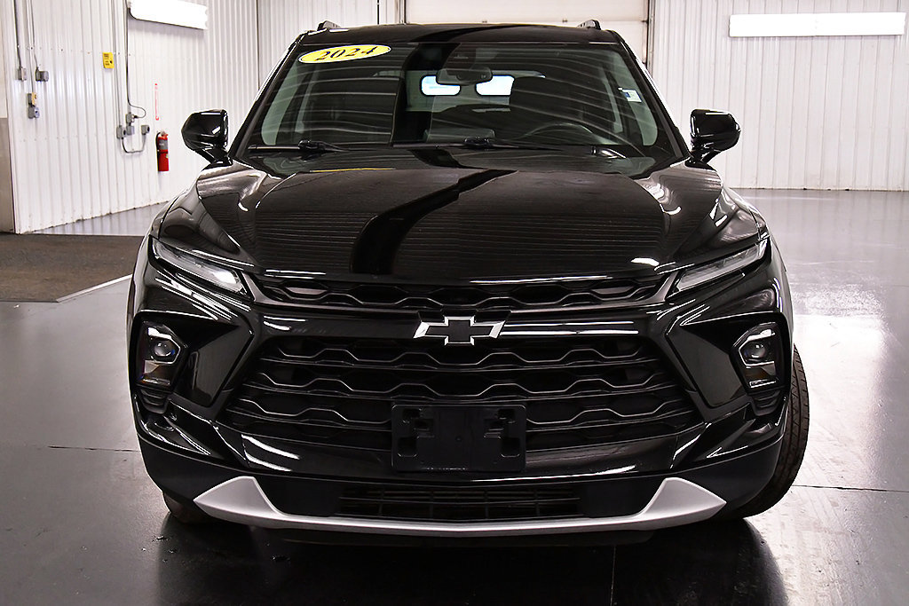 Used 2024 Chevrolet Blazer LT w/ Convenience Package AWD/4WD image 2