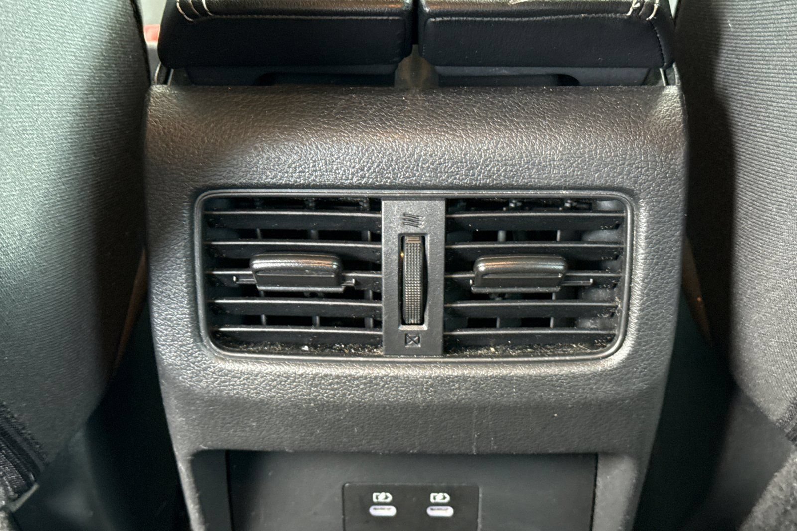 Used 2024 Nissan Rogue SV AWD/4WD image 16