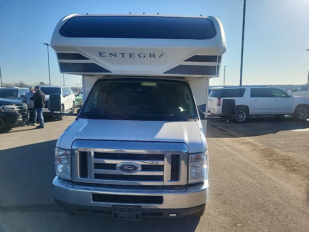 Used 2019 Ford E-450 and Econoline 450 Super Duty w/ Motorhome Prep Package image 6
