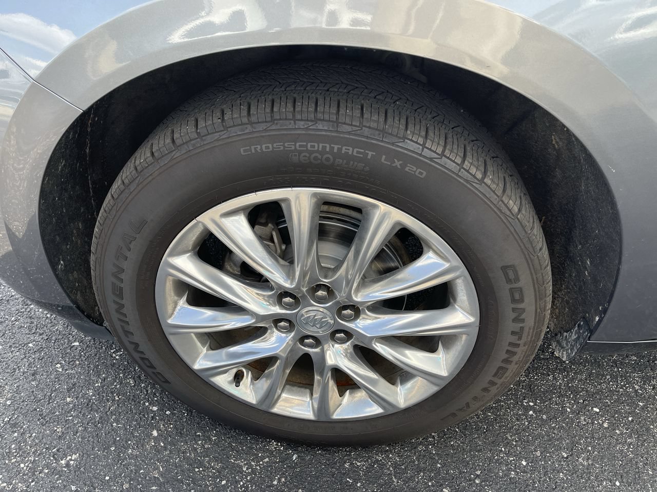 Used 2021 Buick Enclave Premium w/ Surround and Sites Package AWD/4WD image 32
