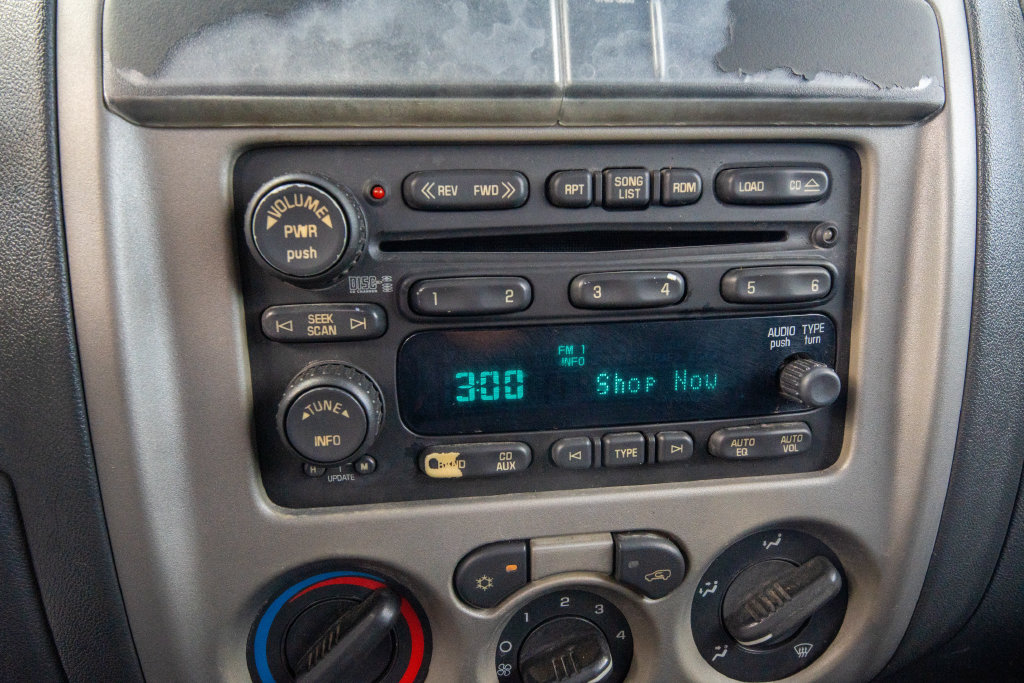 Used 2005 Chevrolet Colorado LS w/ Safe And Sound Package RWD image 16