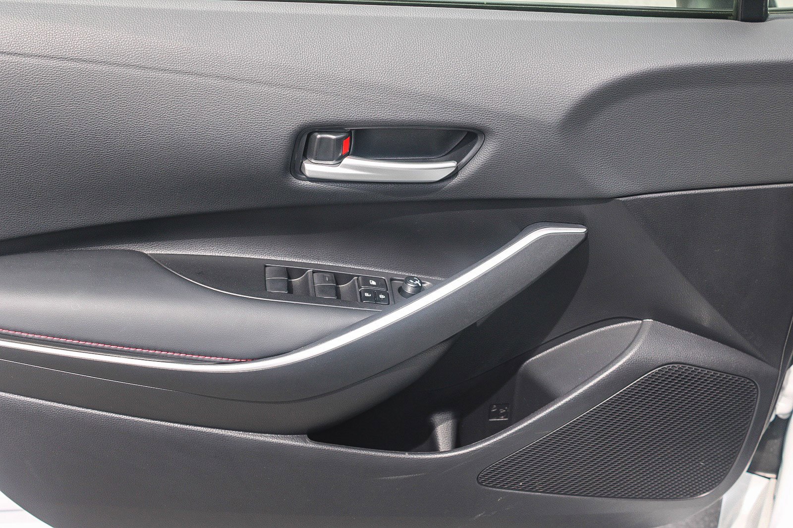 Used 2025 Toyota Corolla SE w/ Convenience Package image 21