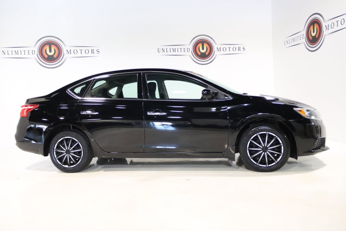 Used 2017 Nissan Sentra S FWD image 27