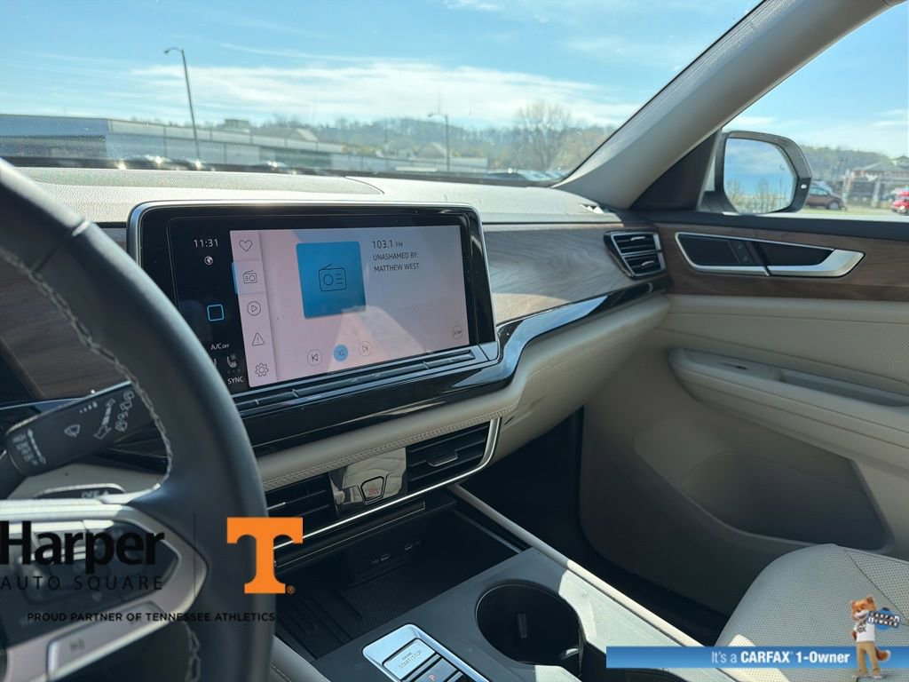 Used 2025 Volkswagen Atlas SE image 17