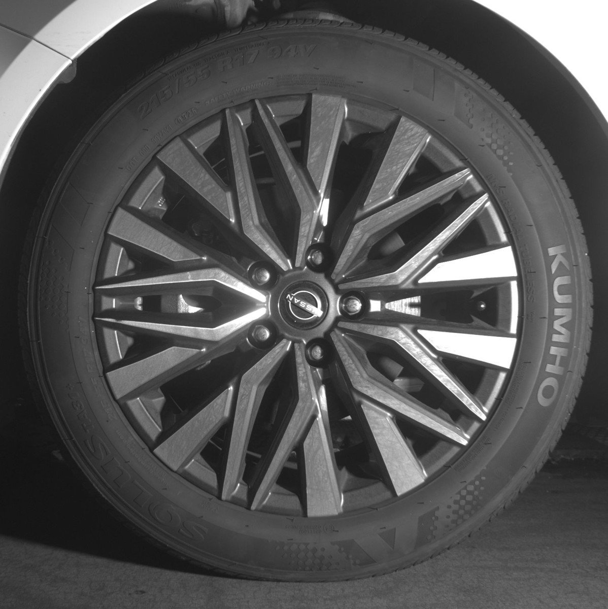 Used 2025 Nissan Altima 2.5 SV FWD image 12