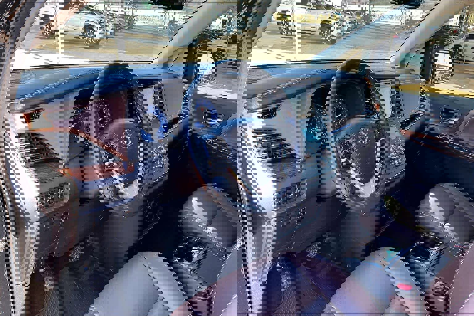 Used 2018 Toyota Sienna Limited Premium image 17