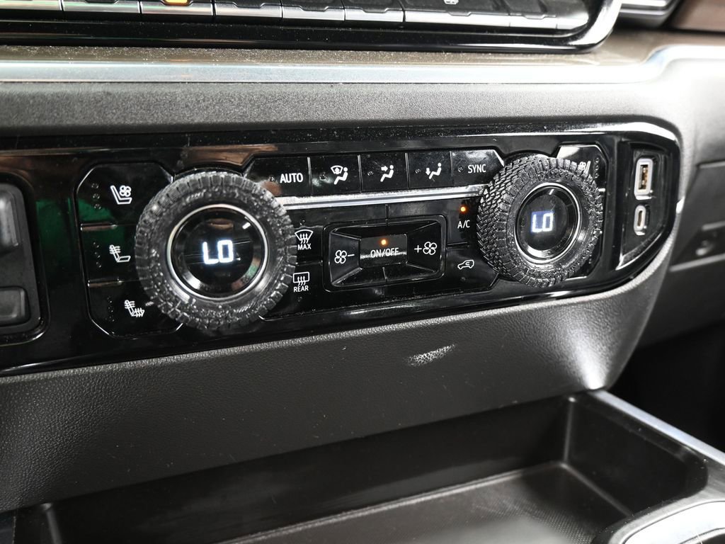 Used 2022 Chevrolet Silverado 1500 High Country image 32