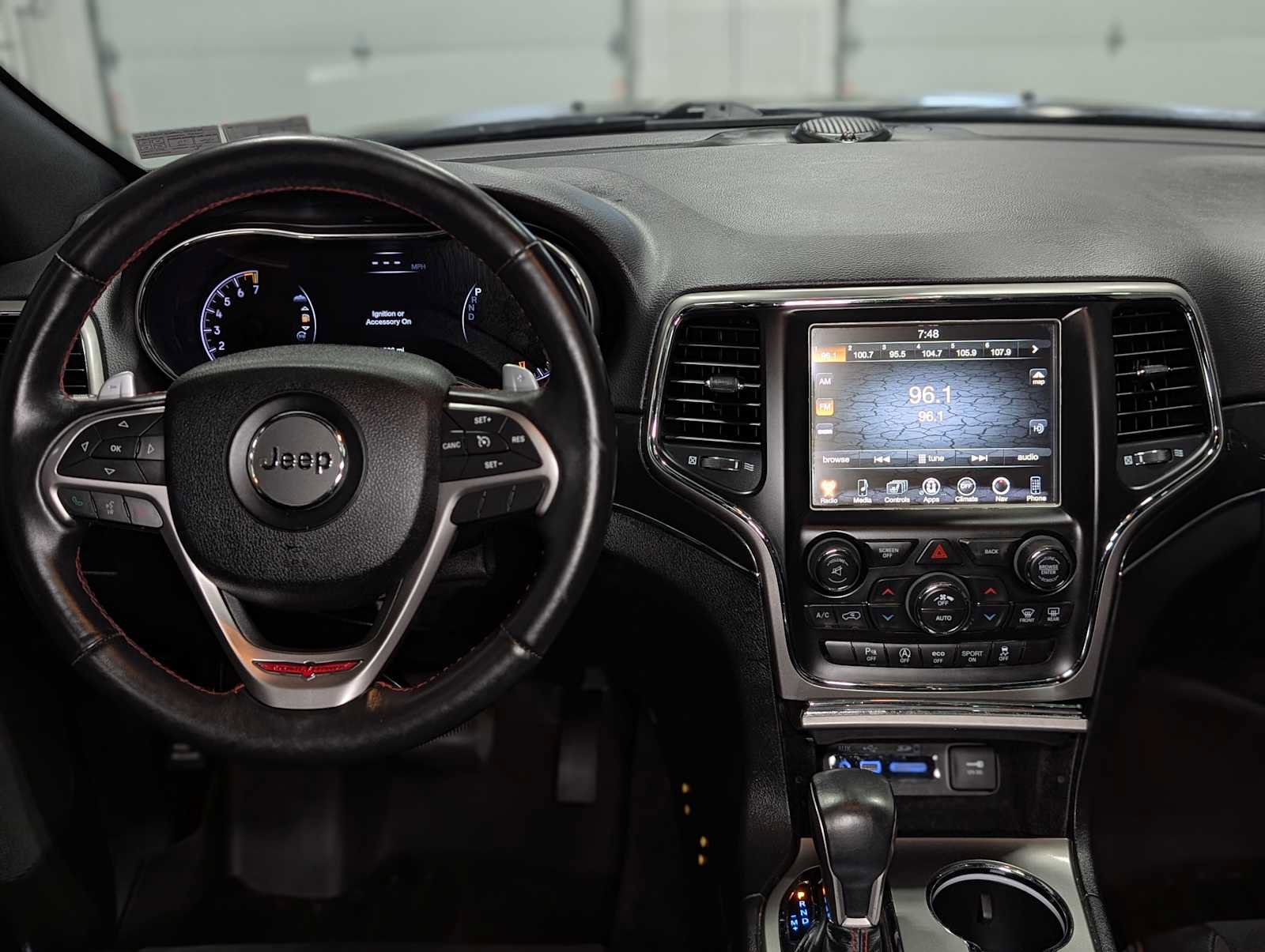 Used 2017 Jeep Grand Cherokee Trailhawk AWD/4WD image 5
