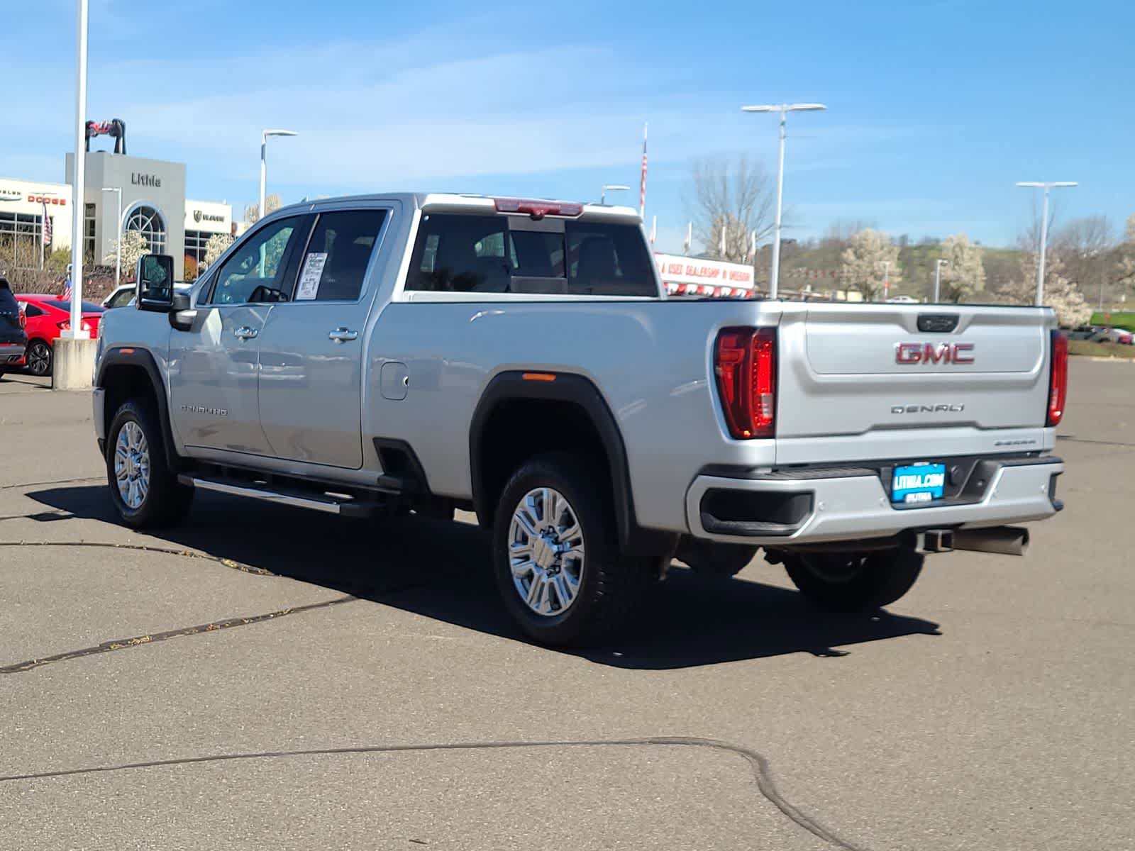 Used 2022 GMC Sierra 3500 Denali w/ Technology Package image 12