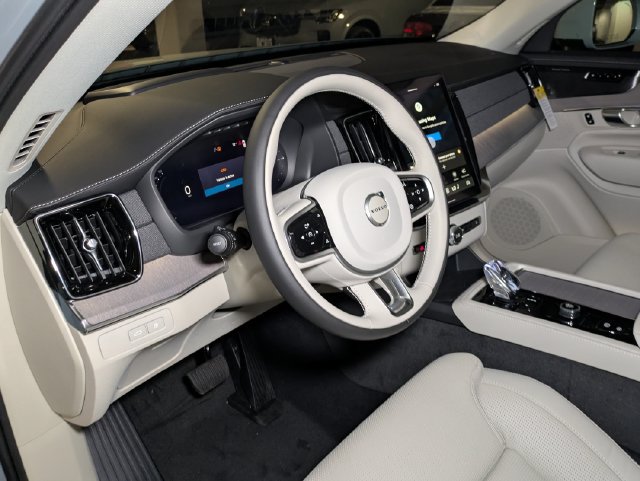New 2026 Volvo XC90 T8 Ultra w/ Protection Package AWD/4WD image 13