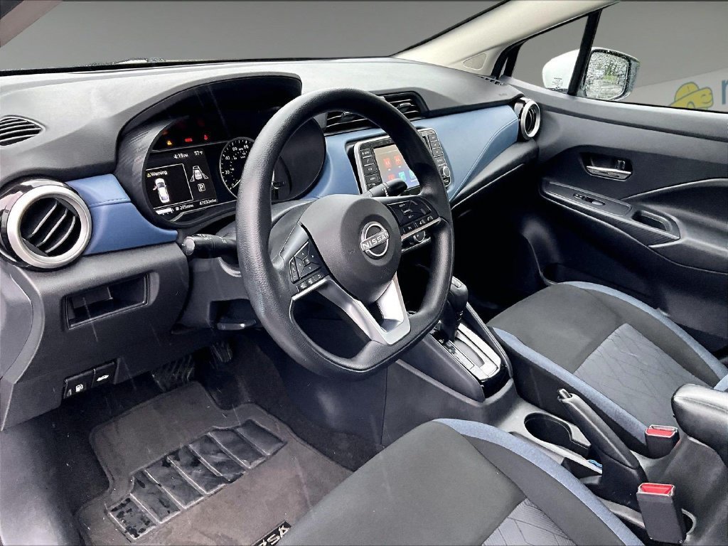 Used 2025 Nissan Versa SV FWD image 8