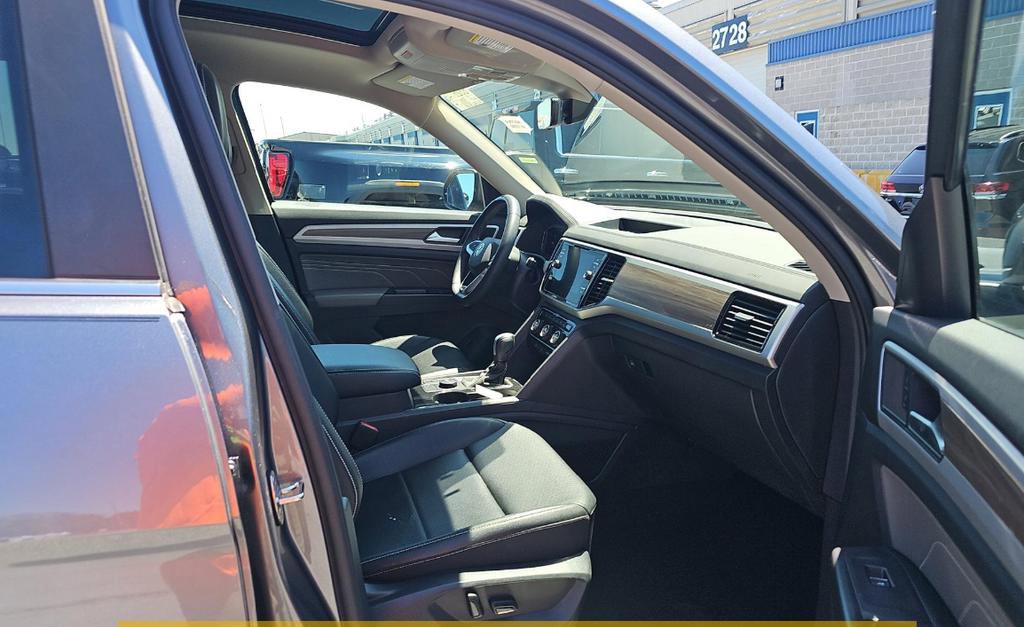 Used 2022 Volkswagen Atlas SEL AWD/4WD image 11