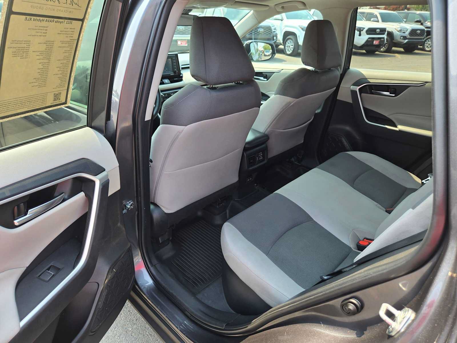 Used 2022 Toyota RAV4 XLE w/ Convenience Package AWD/4WD image 15