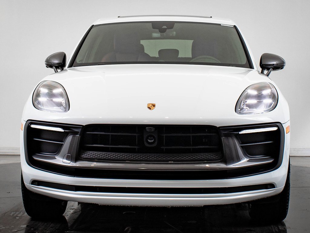 Certified 2025 Porsche Macan Turbo image 11