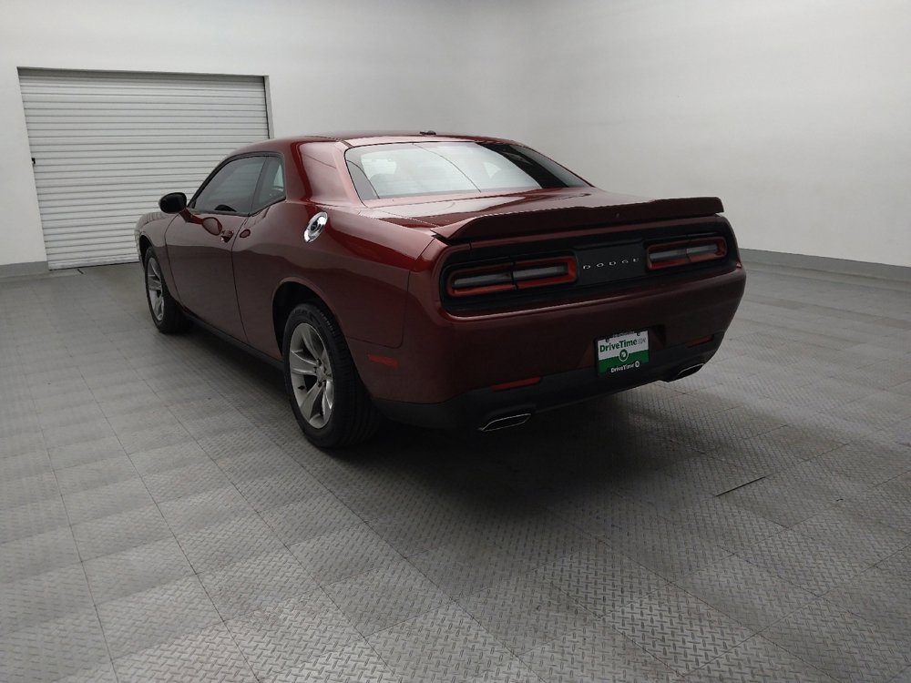 Used 2019 Dodge Challenger SXT image 5