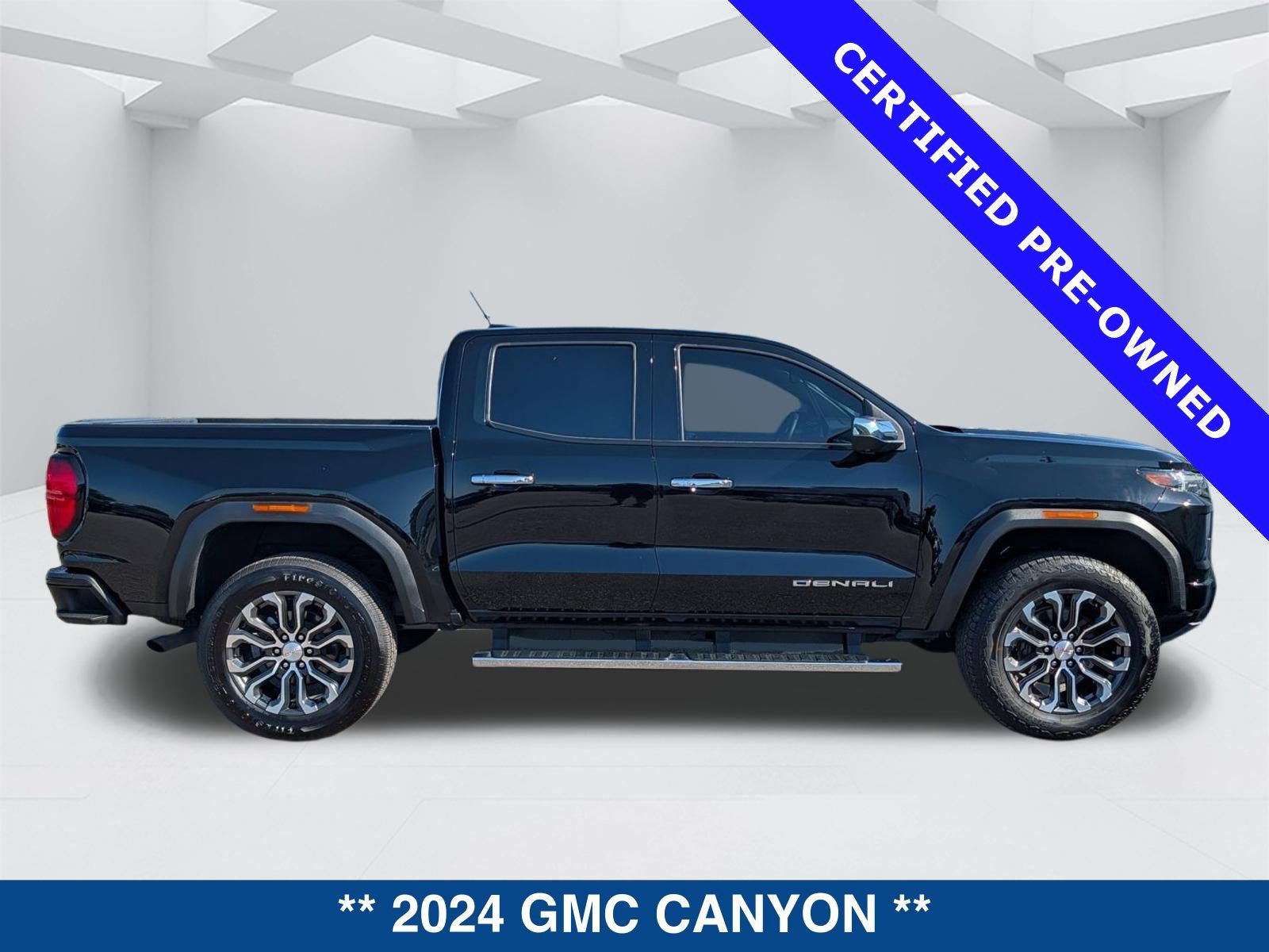 Used 2024 GMC Canyon Denali image 3