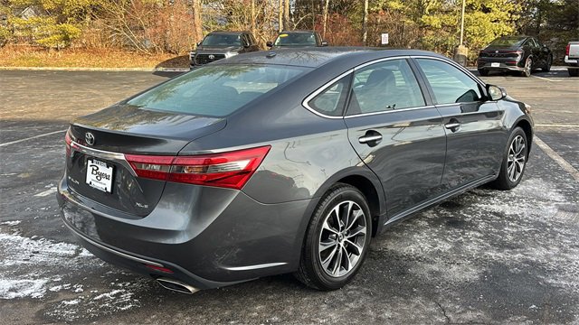 Used 2017 Toyota Avalon XLE Premium image 29