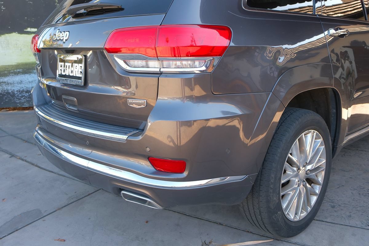 Used 2018 Jeep Grand Cherokee Summit w/ Skid Plate Group AWD/4WD image 43