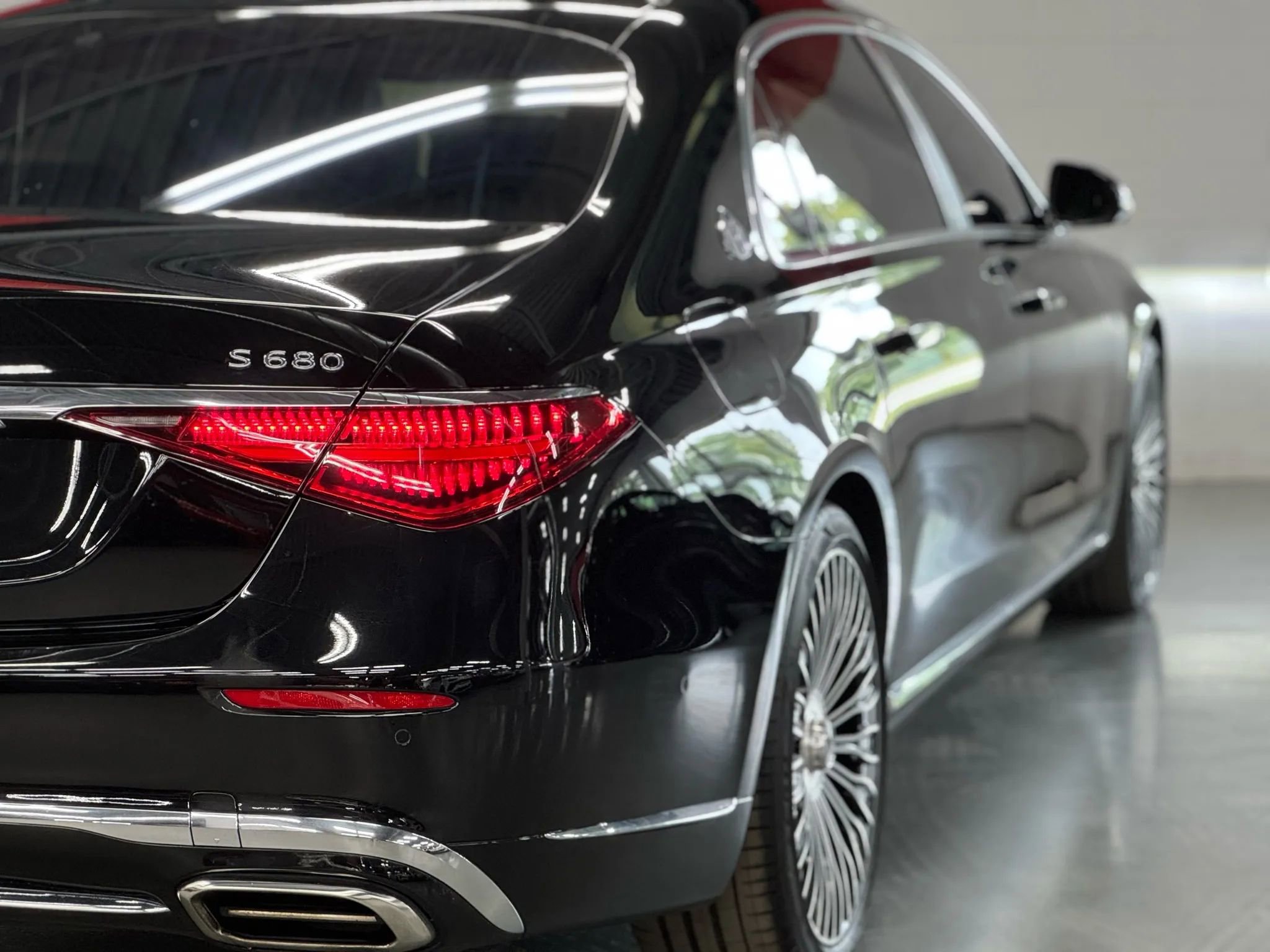 Used 2023 Mercedes-Benz Maybach S 680 S 680 4MATIC Sedan 4D w/ Manufaktur Leather Package image 14