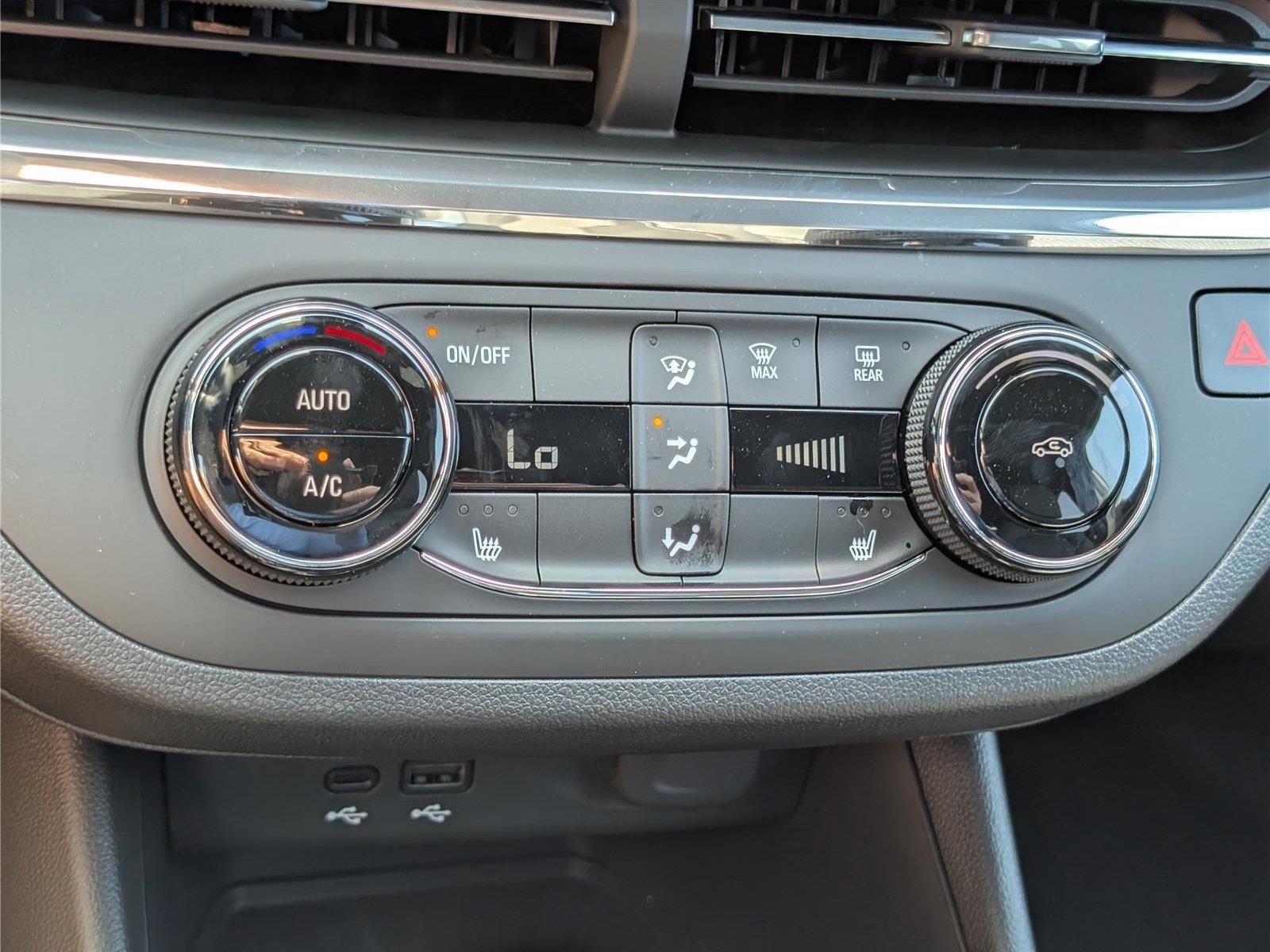 New 2026 Buick Envista Sport Touring w/ Convenience I Package FWD image 21
