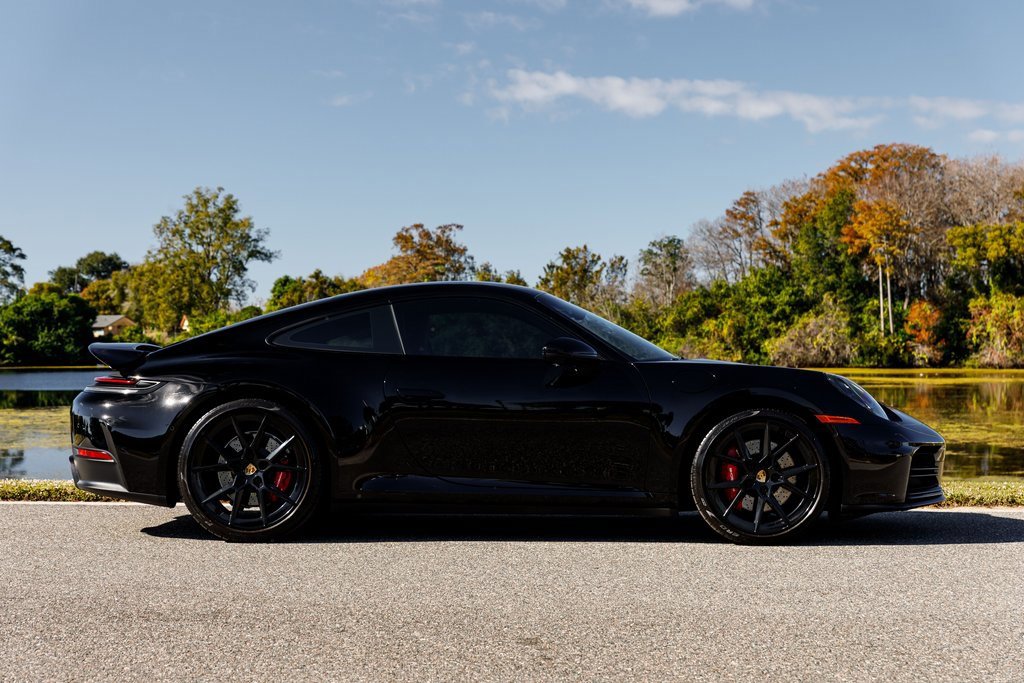 Used 2025 Porsche 911 Carrera image 2