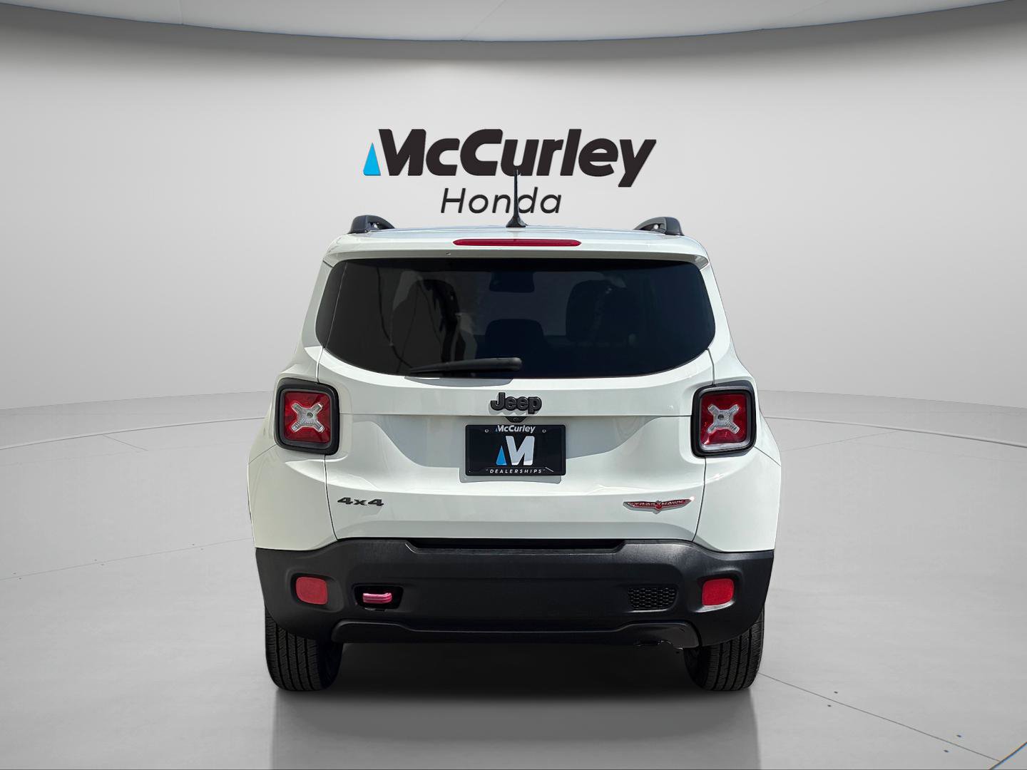 Used 2017 Jeep Renegade Trailhawk AWD/4WD image 4